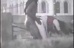 XXX మర్దన తో మేజిక్ చేతులు మరియు ఒక సభ్యుడు