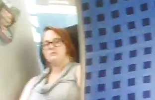 XXX స్త్రీవాద తో ఒక పెద్ద పురుషాంగము వంటి పరికరము