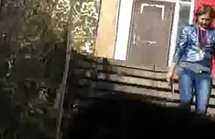 XXX ములాట్టో చాలా హోర్నీ అమ్మాయి మీద కాస్టింగ్ వ్యాపిస్తుంది ఆమె కాళ్ళు ముందు ఒక పెద్ద తెల్ల మొడ్డ