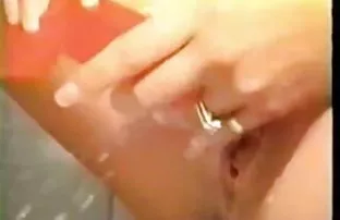 XXX అద్ది ముడ్డి మరియు కాయలు sequins వెళ్లి తినడానికి