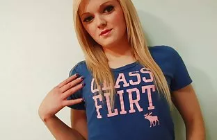 XXX బ్యూటీ Fucks తో ఒక MIME ముందు తరలించే క్రీడాకారులు