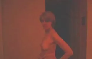 XXX క్లబ్ బార్ వద్ద మనిషి ఆవిర్భవించినది తన మాజీ ప్రియురాలు