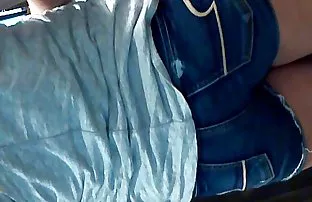 XXX Pikaper చెల్లించిన Busty సెక్స్ కోసం టాయిలెట్ లో కేఫ్