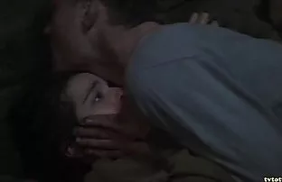 XXX ప్రేమ అమ్మాయి ఇస్తుంది. ఏ రంధ్రం