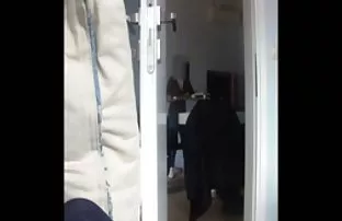 XXX అని స్నేహితుడు ఆసియ దేశస్థుడు పని, మరియు ఆమె ఇబ్బంది పెట్టాడు ఆమె తో ఒక పట్టీని