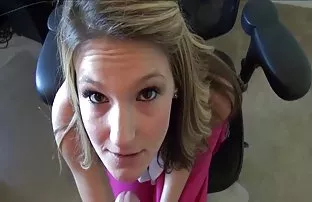 XXX కోసం ఒత్తిడి విద్యార్థి తో ఇబ్బంది పెట్టాడు ఆమె ప్రేమికుడు మరియు మింగిన స్పెర్మ్