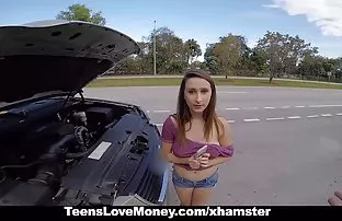 XXX గినా వేలెంటినా సెట్లు రికార్డు కోసం సంఖ్య ఏకకాలంలో తీయాల్సి సభ్యులు