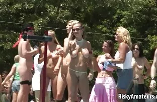 XXX మోడల్ ధన్యవాదాలు ఫోటోగ్రాఫర్ కోసం మంచి చిత్రాలు పూకు