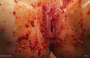 XXX The guy gave అథ్లెటిక్ చాలా హోర్నీ అమ్మాయి చెంప మీద షవర్ లో మరియు ఫక్ మంచం