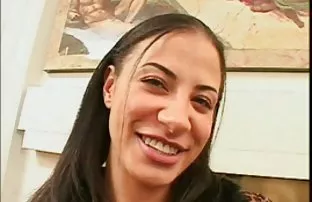 XXX మాకో banged ఒక సెక్సీ అమ్మాయి ధాహంగా పూకు తో ఒక కండోమ్