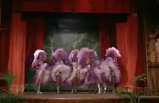 XXX మంత్రగత్తె ఈ అమ్మాయి మీద ప్రేమను పెద్ద మొడ్డ వలె దుస్తులు ధరించి ఒక రక్త పిశాచి