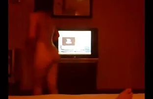 XXX నకిలీ హోటల్ యజమాని ఏర్పాటు తో Threesome ఒక అందమైన పర్యాటక