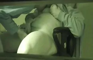 XXX DJ అడ్డుకోవటానికి కాలేదు, మరియు క్లబ్ ఇబ్బంది పెట్టాడు two young dancers