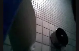 XXX ఆకలితో పురుషులు రెండు పట్టింది ఒక పతిత మరియు ఇబ్బంది పెట్టాడు ఒక చిక్ అన్ని పగుళ్లు