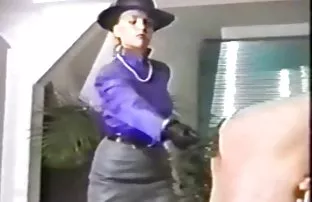 XXX మద్యం కుడి కేఫ్ లో ఇబ్బంది పెట్టాడు sexe తో సిలికాన్ కాయలు