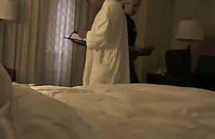 XXX ప్రేమికుడు లాగి ప్రియురాలు బయటకు పాయువు, ఈ మాటలను మరియు నాటిన ఆమె గాడిద మొడ్డ