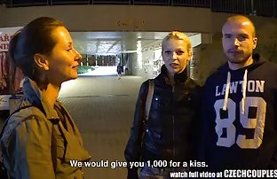 XXX రష్యన్ అమ్మాయి showed me the way and gave herself in the kitchen