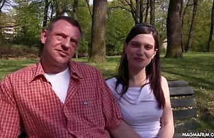 XXX గాడిద ఇబ్బంది పెట్టాడు బార్ వద్ద క్లబ్ లో Horny నల్లటి జుట్టు గల స్త్రీని