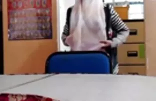 XXX For that, అందగత్తె తరలించారు. ఆమె ప్రేమికుడు నుండి మరొక నగరం