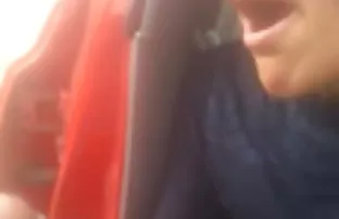 XXX రోమేనియన్ సెక్స్ బాంబు ఆఫ్ పరిగెత్తిన, ఒక మనిషి యొక్క అడుగుల మరియు ఇచ్చారు. తాను దూర్చు