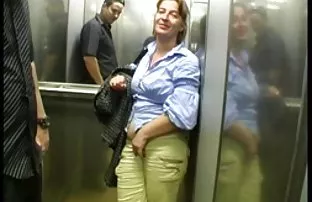 XXX ఒక పొరుగు పడిపోయింది గడ్డముగల మనిషి మరియు ఆశ్చర్యం అతనికి ఉదయం సెక్స్