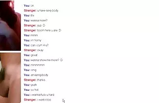 XXX వేడి రాత్రి ఒక సెక్సీ భార్య బెడ్ రూమ్ లో