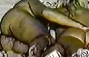 XXX ఒక Threesome పాల్గొన్న అందమైన రష్యన్ అమ్మాయిలు