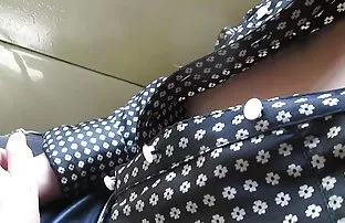 XXX సహాయపడింది ఒక అందమైన అమ్మాయి ఒక కష్టం పరిస్థితి మరియు కుప్ప అప్ ఇబ్బంది పెట్టాడు