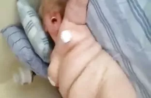 XXX ఒక పొరుగు విరిగింది హౌస్ లోకి కుడుచు వ్యక్తి