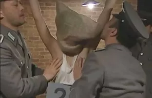 XXX Busty blonde gives a యంగ్ ప్రియురాలు హార్డ్ లెస్బియన్ సెక్స్