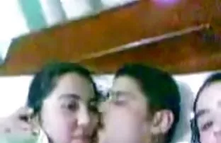 XXX టీనా కే ఆహ్వానించారు ప్రియుడు ఒక స్టిక్ టీ ఇచ్చింది. అతని ముడ్డి