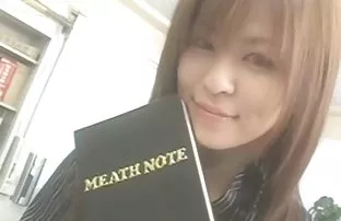 XXX లో విడిపోవడానికి, చాలా హోర్నీ అమ్మాయి కార్యదర్శి ఇచ్చింది బాస్ ఒక సెక్సీ ఆశ్చర్యం