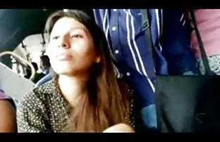 XXX బ్యూటీ అని స్నేహితులు వారికి గట్టిగా వ్రేలాడుదీస్తారు ఆమె తో ఒక ఇద్ధరు పూకులో ధోపడం