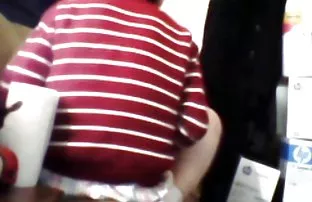 XXX నల్లటి జుట్టు గల స్త్రీని బిగ్ milkings మరియు కఠినమైన పచ్చబొట్టు శరీరంపై Fucks తో గై